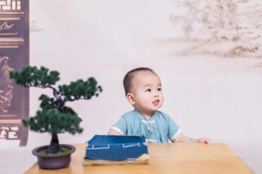 滑县五个月宝宝可以站吗 滑县五个月宝宝可以站吗